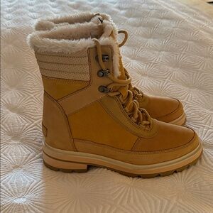 NWT Sorel Boots